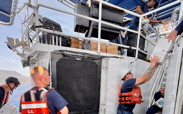 U.S. Coast Guard crews deliver supplies in CNMI following Super Typhoon Sinlaku