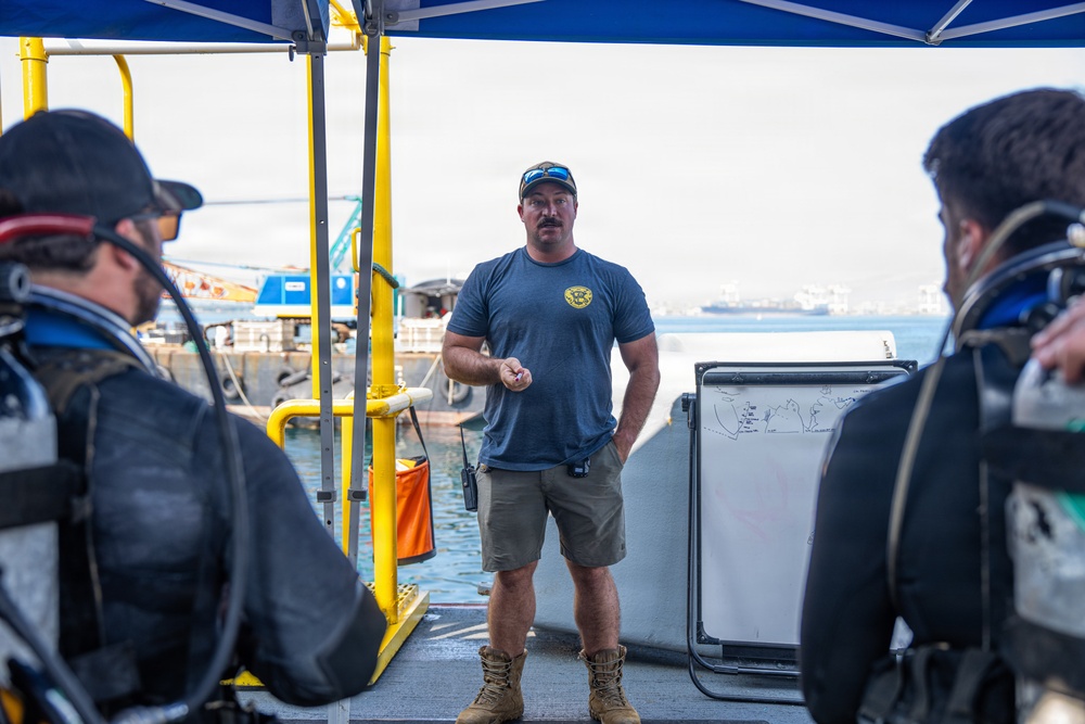 CTG 73.6/MDSU 1-3 Support DPAA Recovery Efforts in Subic Bay, April 15, 2026