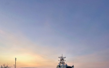 U.S. Coast Guard crews make first port gains in CNMI following Super Typhoon Sinlaku