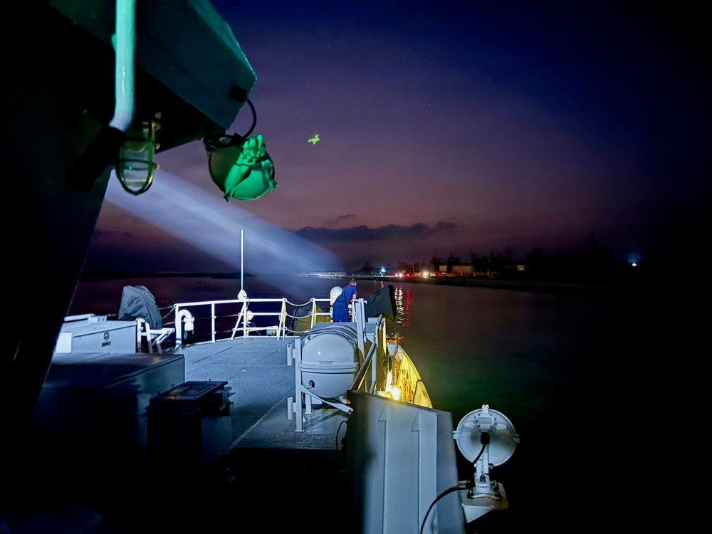 U.S. Coast Guard crews make first port gains in CNMI following Super Typhoon Sinlaku