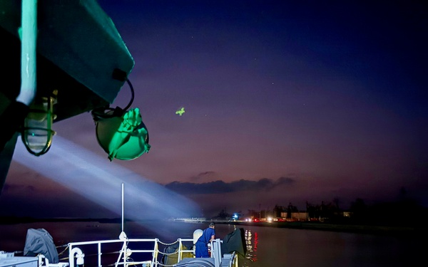 U.S. Coast Guard crews make first port gains in CNMI following Super Typhoon Sinlaku