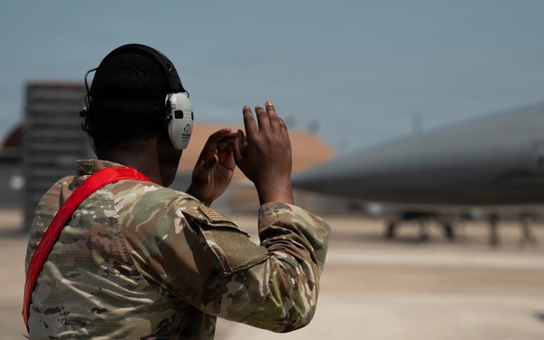 FF 26-1: 31 AEW Airman marshals 35 FS aircraft