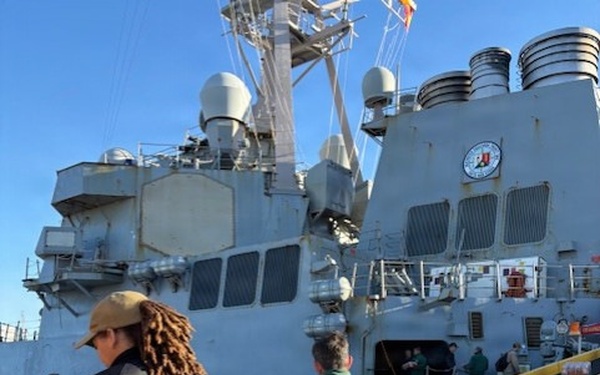 Pier operations for USS Gonzalez (DDG-66)