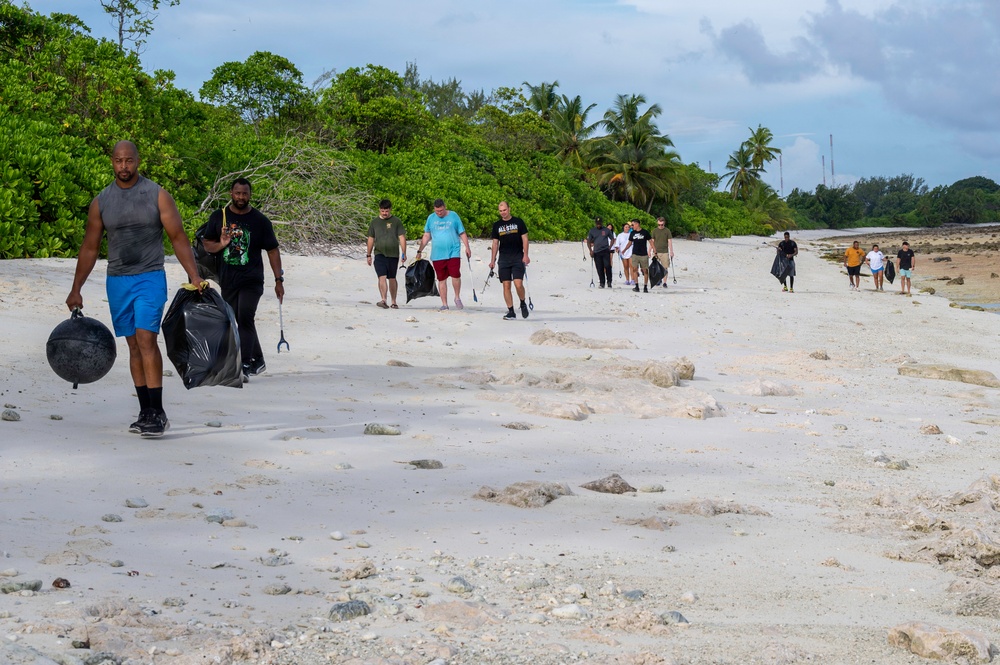 SAPR program hosts beach cleanup