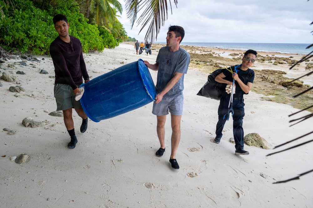 SAPR program hosts beach cleanup
