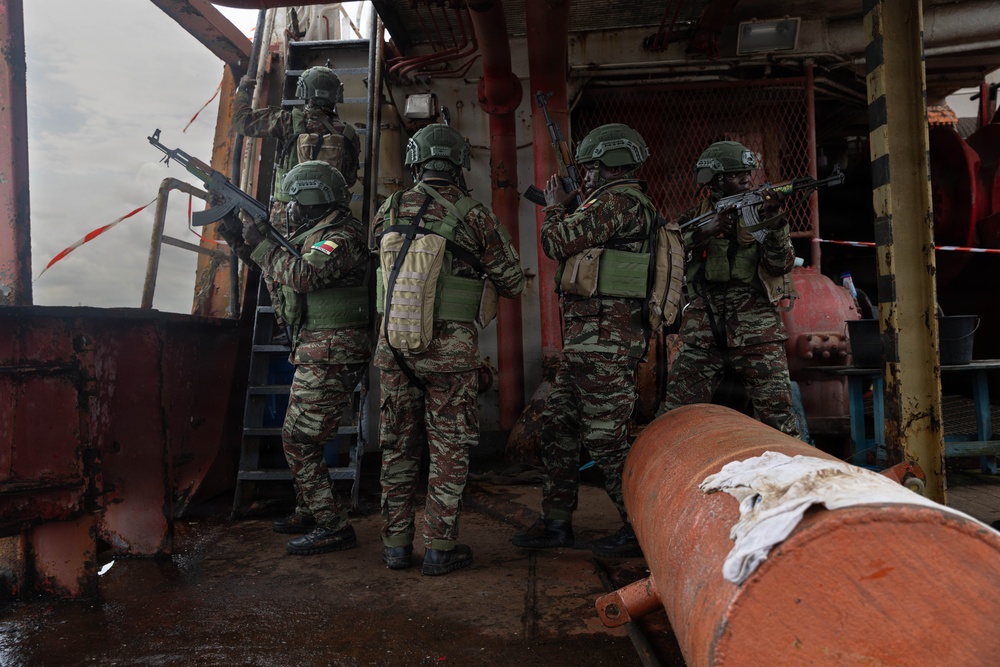 Multinational forces conduct maritime combat training