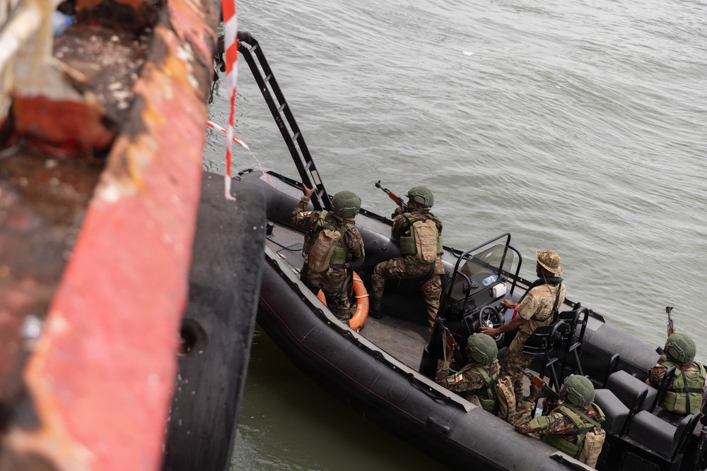 Multinational forces conduct maritime combat training