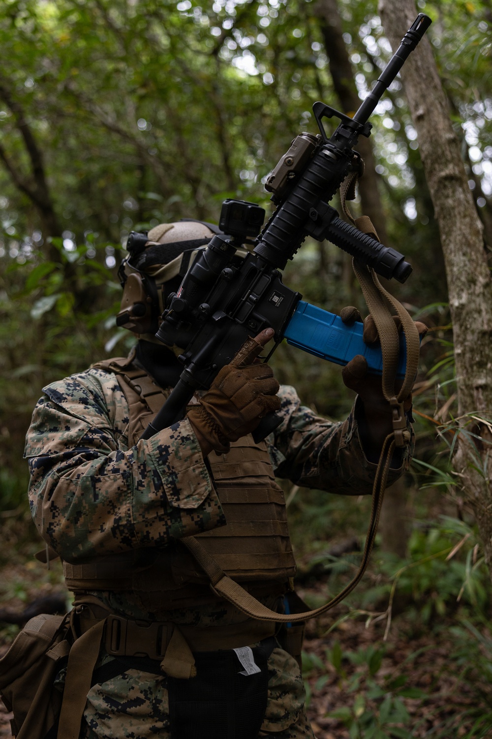COMMSTRAT Marines conduct a field training exercise at Camp Hansen