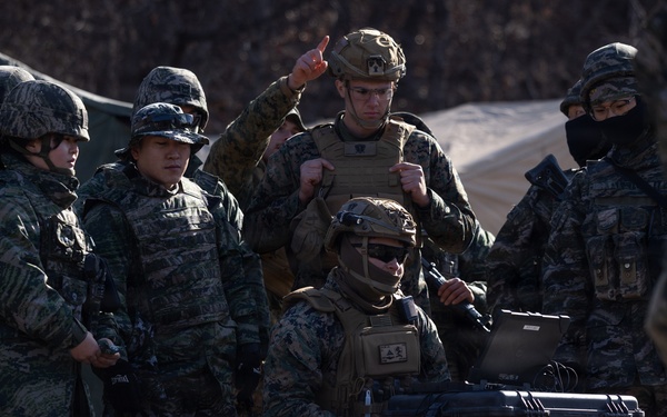 U.S. Marines with 12th LCT Execute Bilateral Live-Fire Range: Day 3