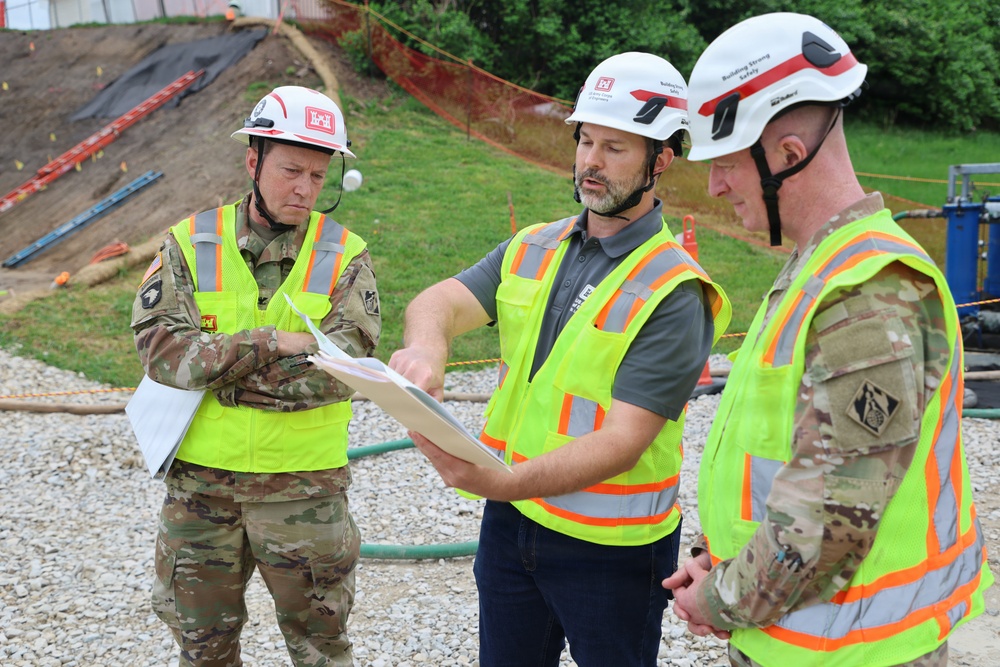 BG Gibbs visits St. Louis District