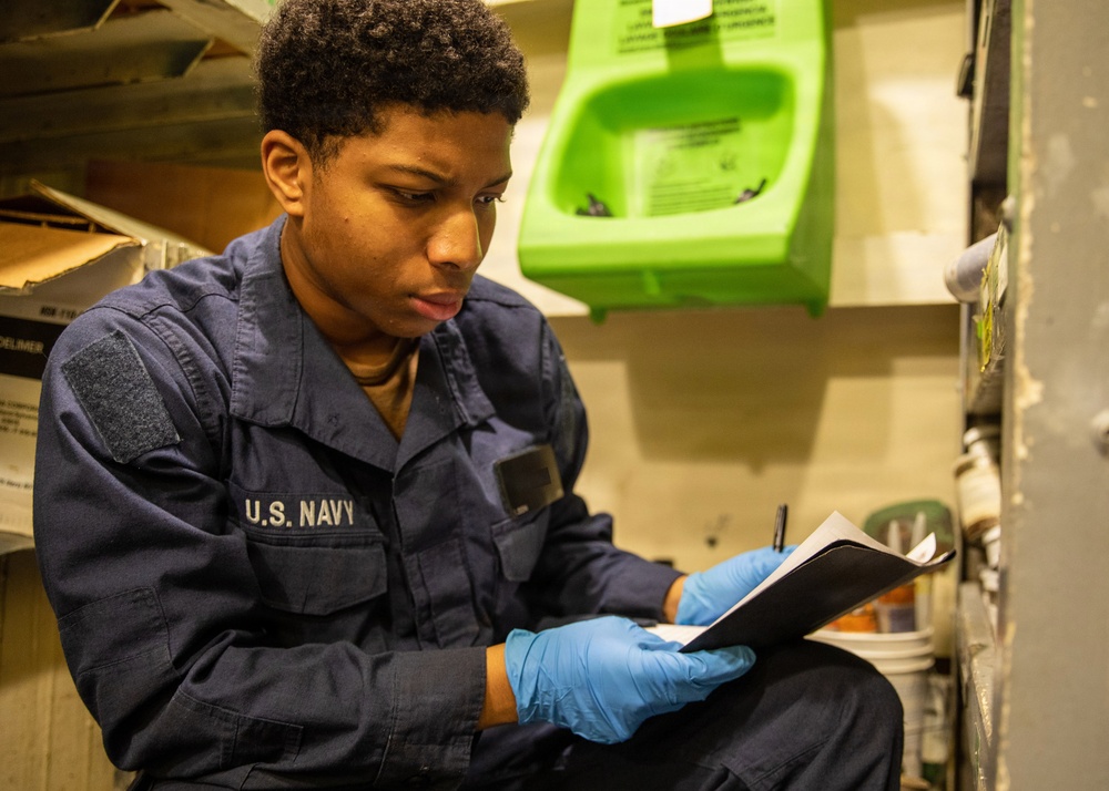 USS Mitscher (DDG 57) conducts underway operations