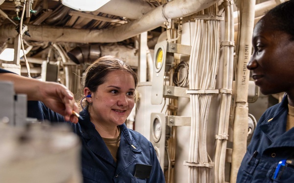 USS Mitscher (DDG 57) conducts underway operations