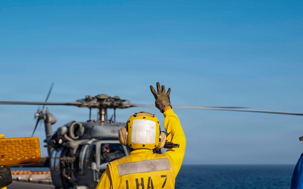 USS Tripoli Conducts Live-Hoist Training