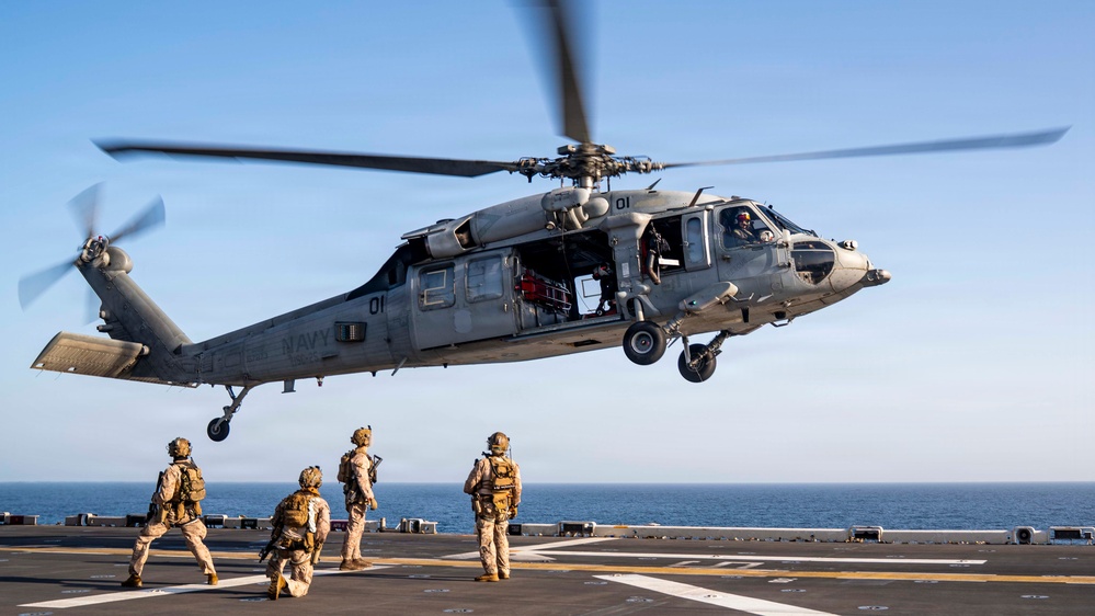 USS Tripoli Conducts Live-Hoist Training