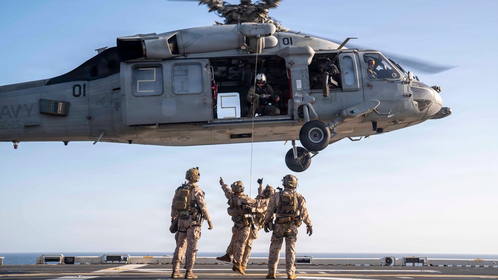 USS Tripoli Conducts Live-Hoist Training