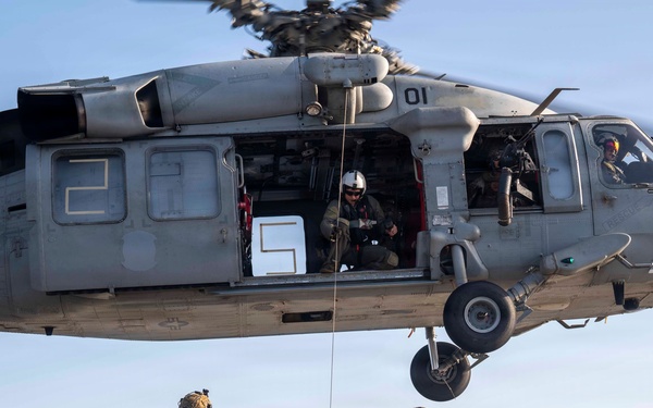 USS Tripoli Conducts Live-Hoist Training