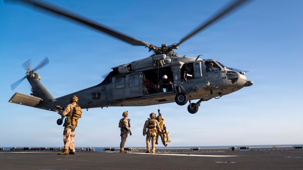 USS Tripoli Conducts Live-Hoist Training