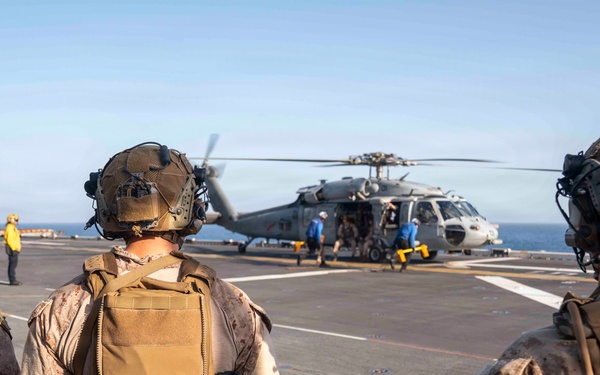 USS Tripoli Conducts Live-Hoist Training