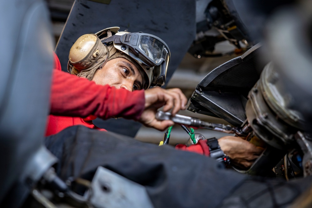 USS Iwo Jima Sailors Conduct MH-60S Seahawk Maintenance