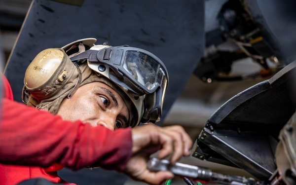 USS Iwo Jima Sailors Conduct MH-60S Seahawk Maintenance