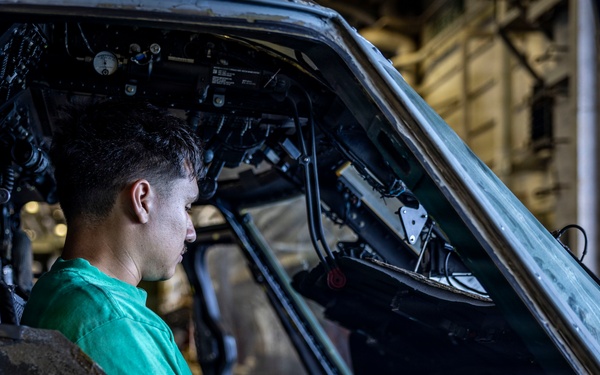 USS Iwo Jima Sailors Conduct MH-60S Seahawk Maintenance