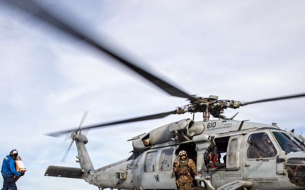 USS Mitscher (DDG 57) Conducts Flight Operations
