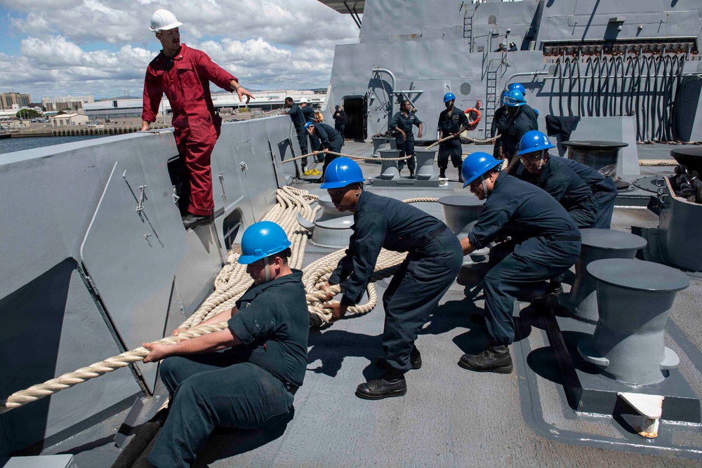 USS John P. Murtha returns to Naval Base San Diego following Artemis II recovery