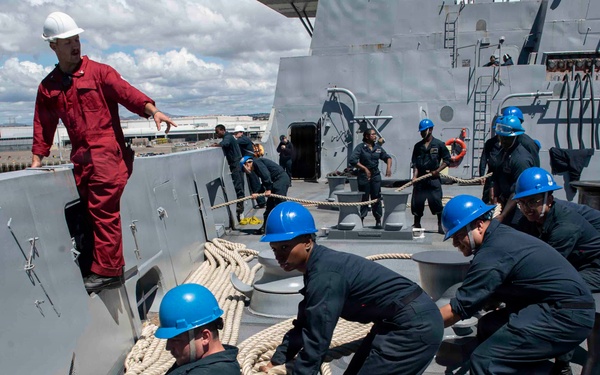 USS John P. Murtha returns to Naval Base San Diego following Artemis II recovery