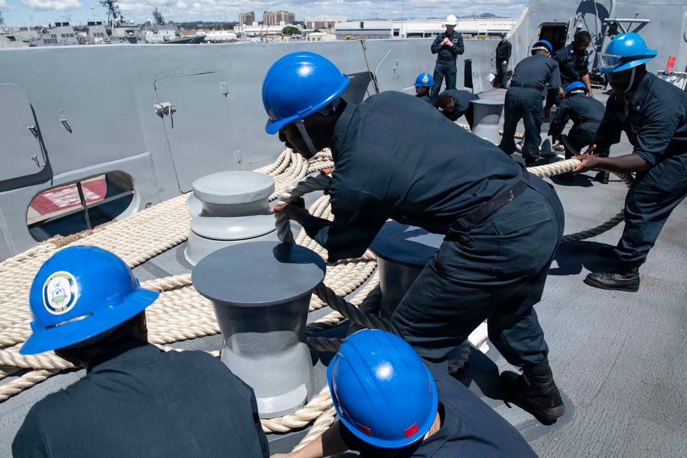 USS John P. Murtha returns to Naval Base San Diego following Artemis II recovery