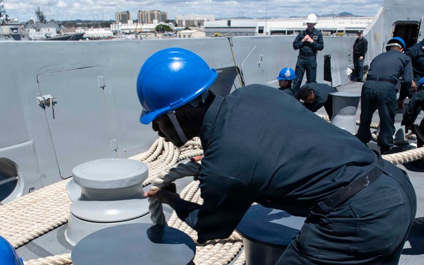 USS John P. Murtha returns to Naval Base San Diego following Artemis II recovery