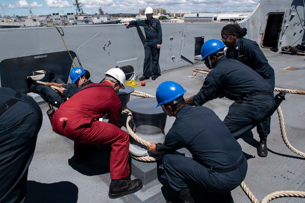 USS John P. Murtha returns to Naval Base San Diego following Artemis II recovery