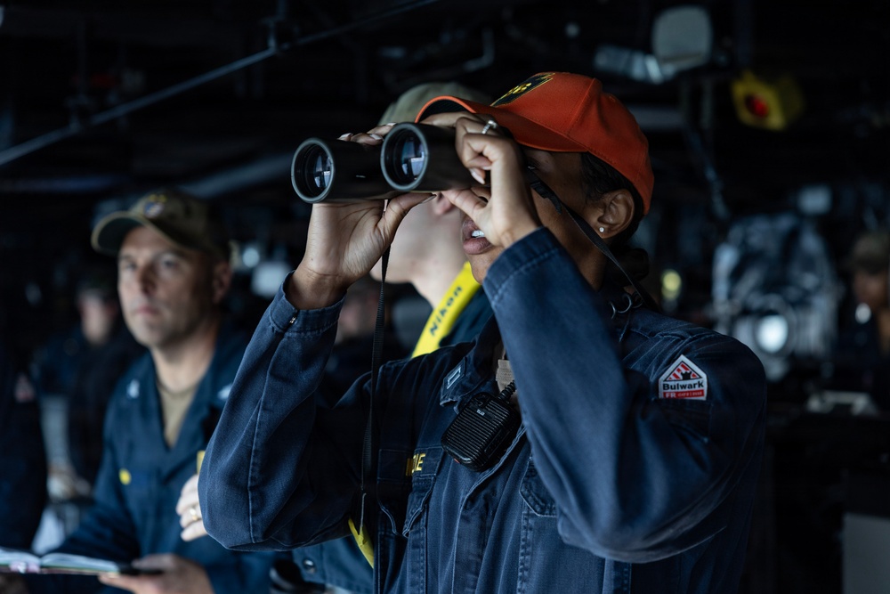 USS John P. Murtha returns to Naval Base San Diego following Artemis II recovery