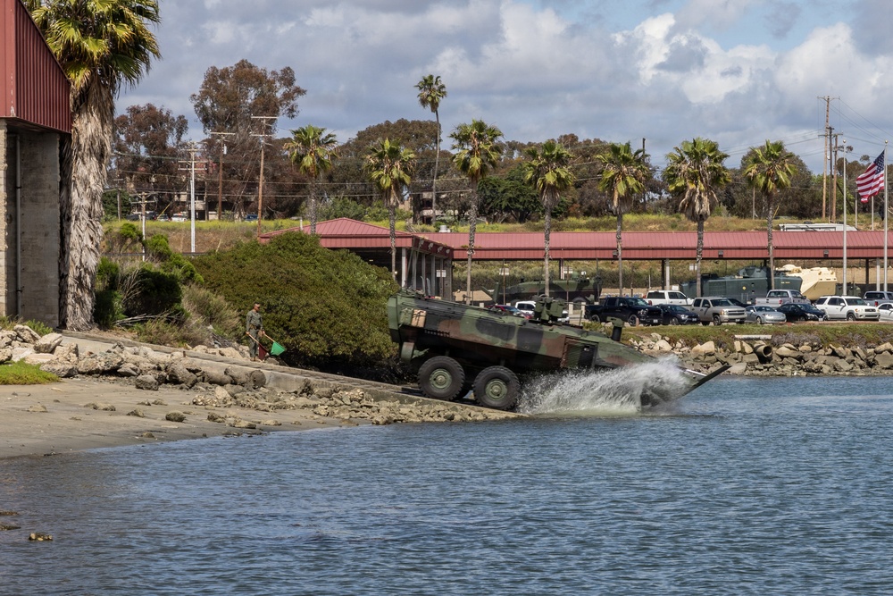 BLT 2/4 conducts ACV Water integration Training Program