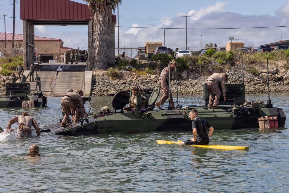 BLT 2/4 conducts ACV Water integration Training Program