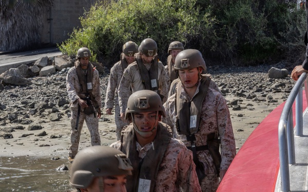 BLT 2/4 conducts ACV Water integration Training Program