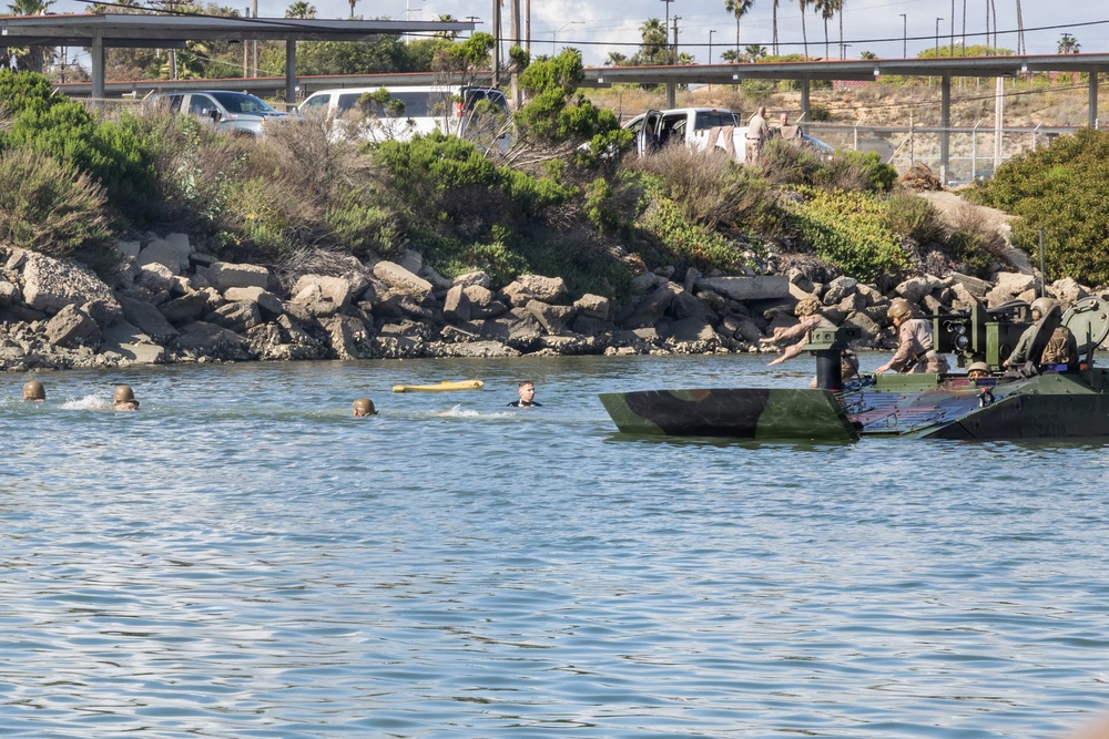 BLT 2/4 conducts ACV Water integration Training Program