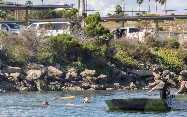 BLT 2/4 conducts ACV Water integration Training Program