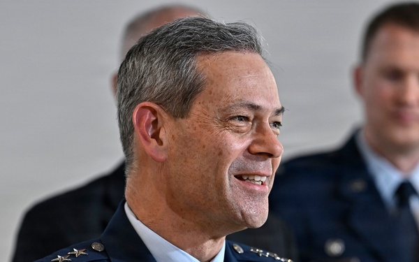 CSAF Wilsbach makes Doolittle Raiders toast