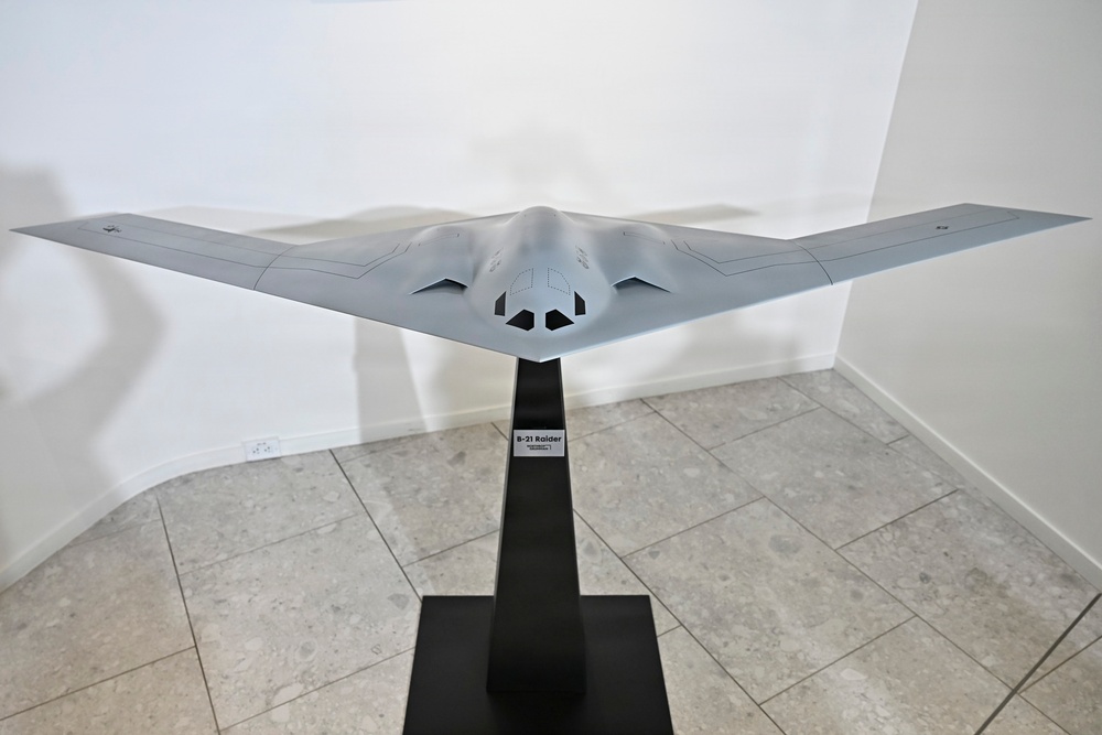 CSAF Wilsbach makes Doolittle Raiders toast