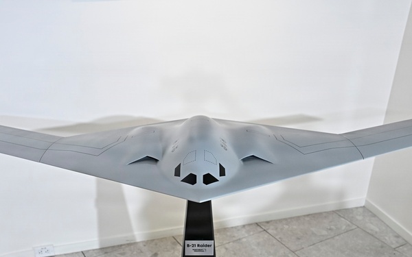 CSAF Wilsbach makes Doolittle Raiders toast