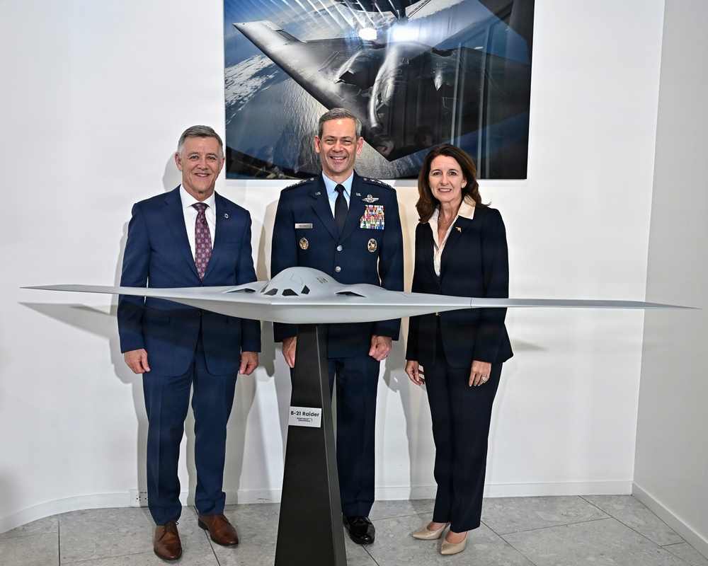 CSAF Wilsbach makes Doolittle Raiders toast