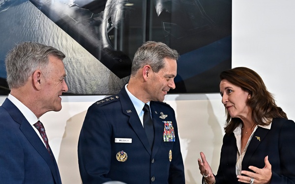 CSAF Wilsbach makes Doolittle Raiders toast