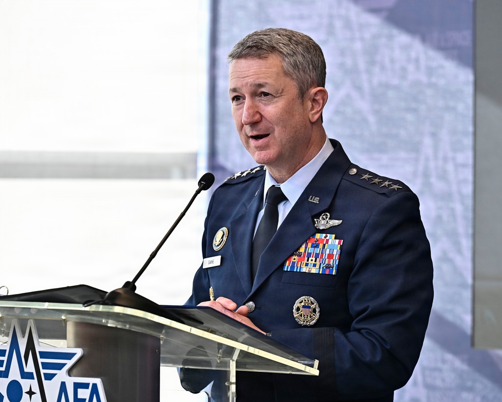 CSAF Wilsbach makes Doolittle Raiders toast
