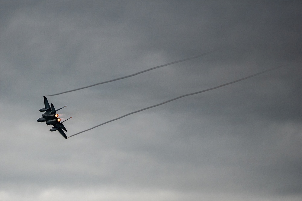 Thunder air show returns to banks of Ohio River with KYANG aircraft