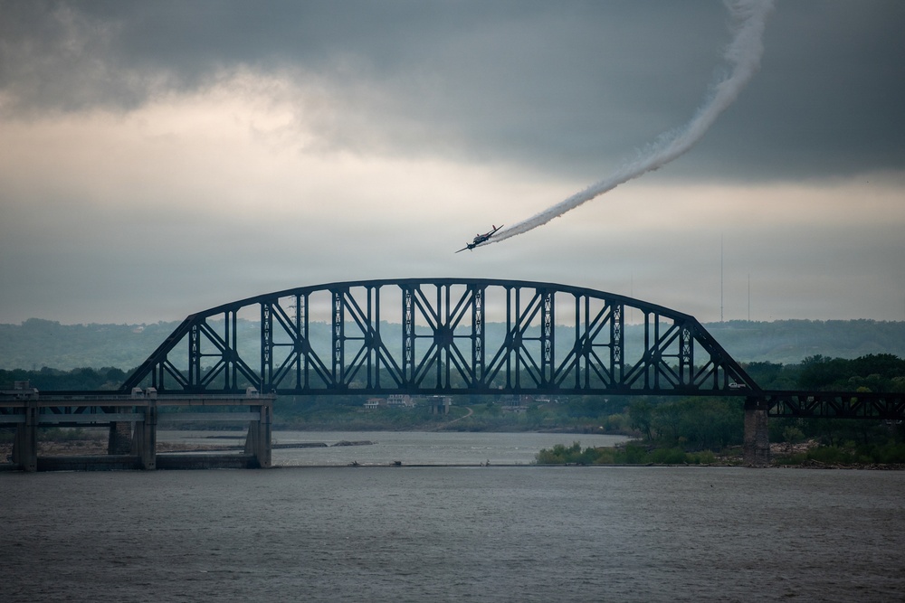 Thunder air show returns to banks of Ohio River with KYANG aircraft
