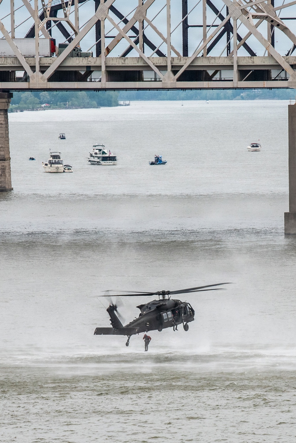 Thunder air show returns to banks of Ohio River with KYANG aircraft