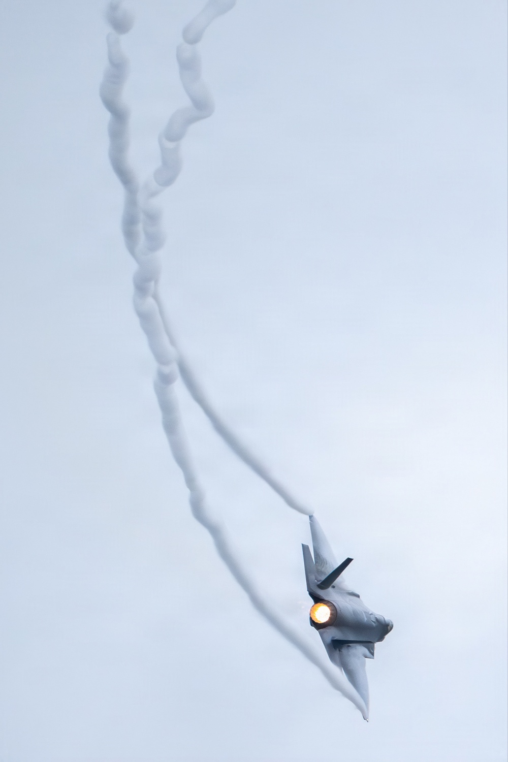 Military aircraft showcase capabilities during Thunder Over Louisville air show