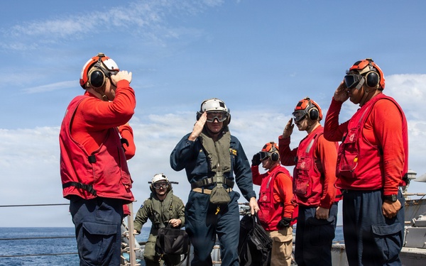 USS Mitscher (DDG 57) conducts flight deck operations