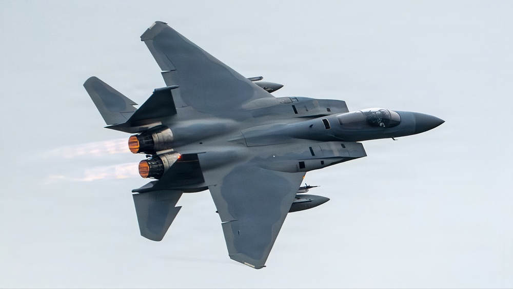 Military aircraft showcase capabilities during Thunder Over Louisville air show