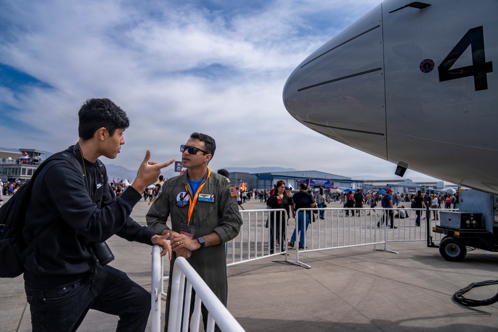 U.S. Navy P-8 strengthens regional ties at Chile’s international air show